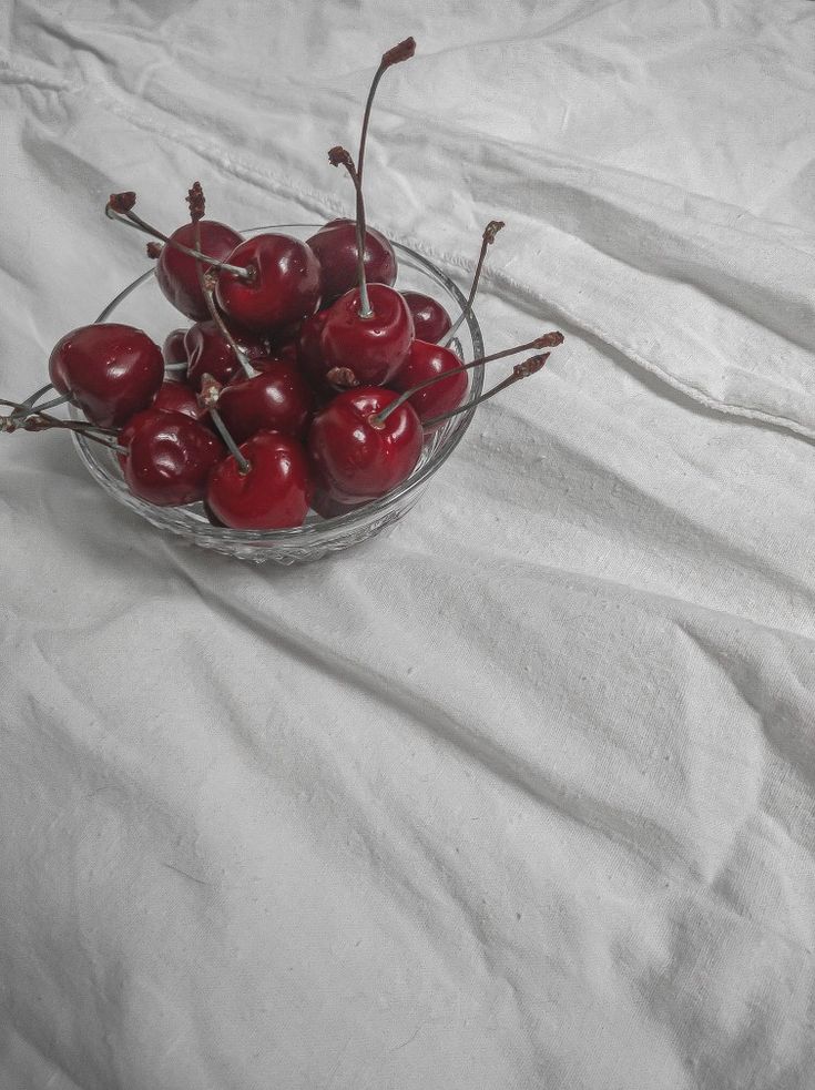 CANDLE | CHERRY BOMB